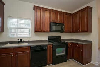 4815 Hoppers Dr in Durham, NC - Foto de edificio - Building Photo