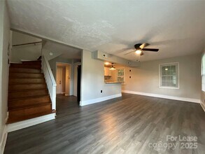 3905 Freedom Dr in Charlotte, NC - Building Photo - Building Photo
