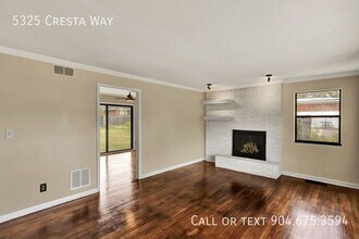 5325 Cresta Way in Jacksonville, FL - Building Photo - Building Photo