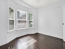 1296 W Jefferson Blvd in Los Angeles, CA - Building Photo