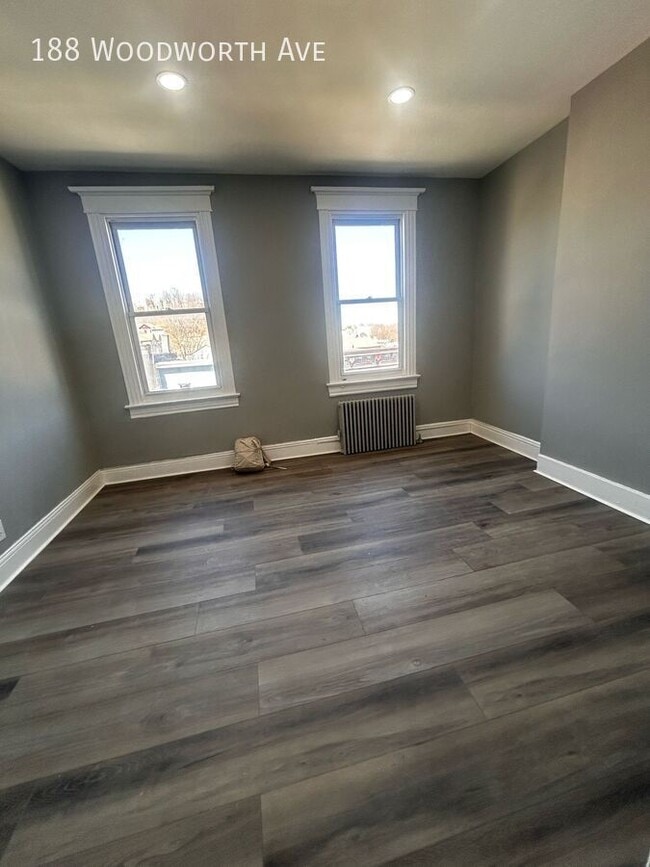 188 Woodworth Ave in Yonkers, NY - Building Photo - Building Photo