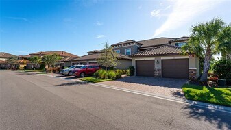 13738 Messina Loop in Bradenton, FL - Building Photo