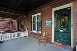 4528 Spruce St in Philadelphia, PA - Building Photo