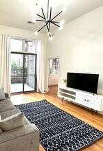 718 W Trade St, Unit # 104 in Charlotte, NC - Building Photo - Building Photo