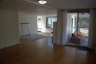 139 Grove St in Westwood, MA - Foto de edificio - Building Photo