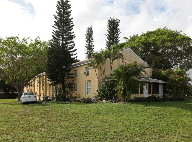 Boca Palms Apartments