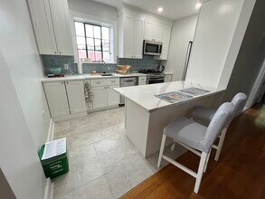 98 Sewall Ave, Unit 5 in Brookline, MA - Building Photo - Building Photo
