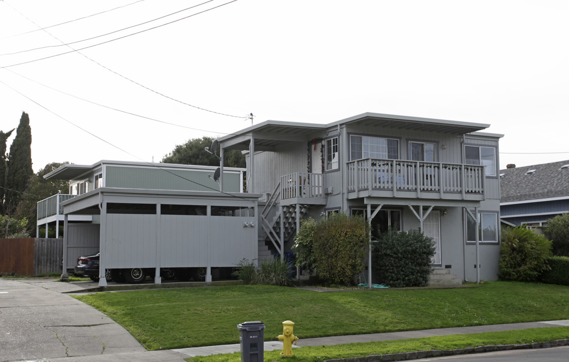 524 6th St in Petaluma, CA - Building Photo