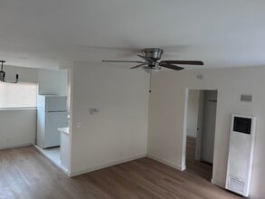 236 Monterey Rd, Unit M in South Pasadena, CA - Building Photo - Building Photo