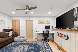 93 Old Harbor St, Unit 1 in Boston, MA - Building Photo - Building Photo