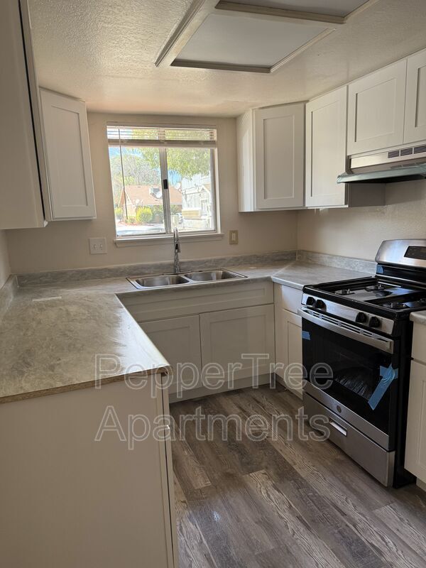 151 E Cherry Ln in Coalinga, CA - Building Photo - Building Photo