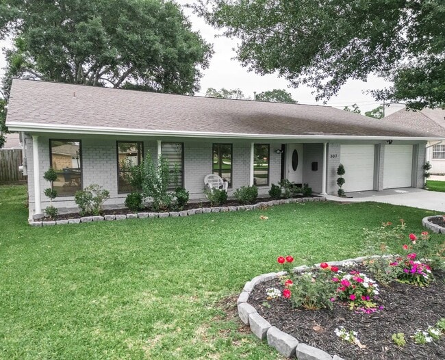 property at 307 Shirleen Dr
