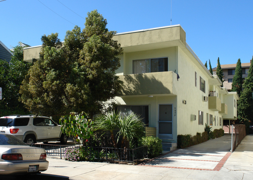 9849 Tabor St in Los Angeles, CA - Building Photo