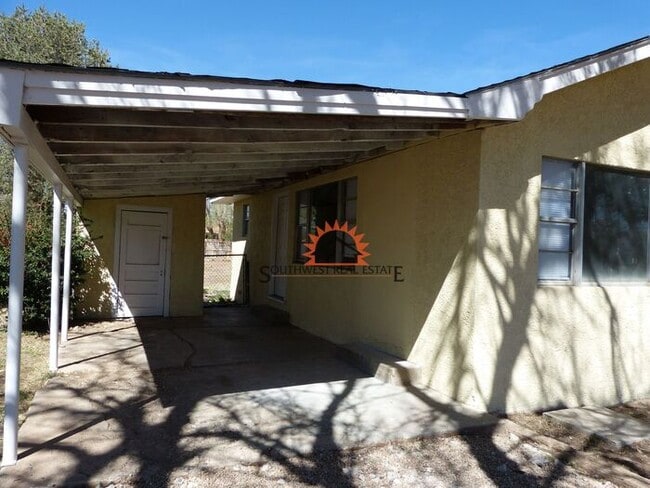 1204 N Edwards St in Clovis, NM - Building Photo - Building Photo