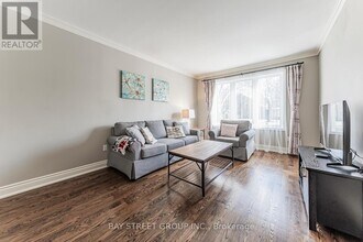 2191 Dunvegan Ave in Oakville, ON - Building Photo - Building Photo