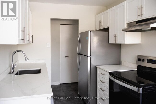 176 EIGHTH St in Collingwood, ON - Building Photo - Building Photo