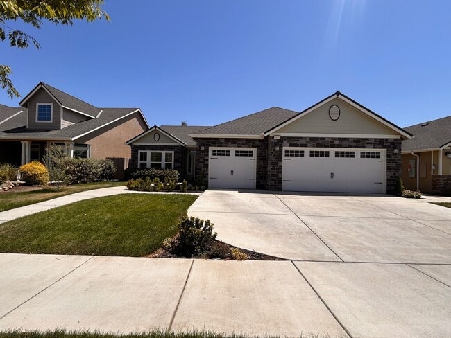 property at 3821 W Vine Ave