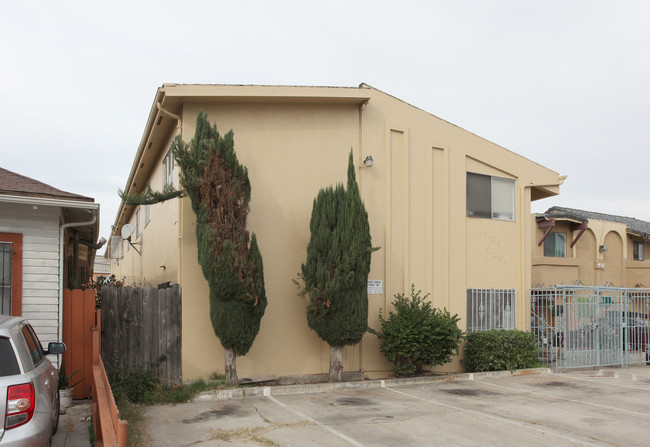 4122-4128 Van Dyke Ave in San Diego, CA - Building Photo - Building Photo