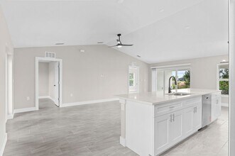 3927 NE 12th Ave in Cape Coral, FL - Building Photo - Building Photo