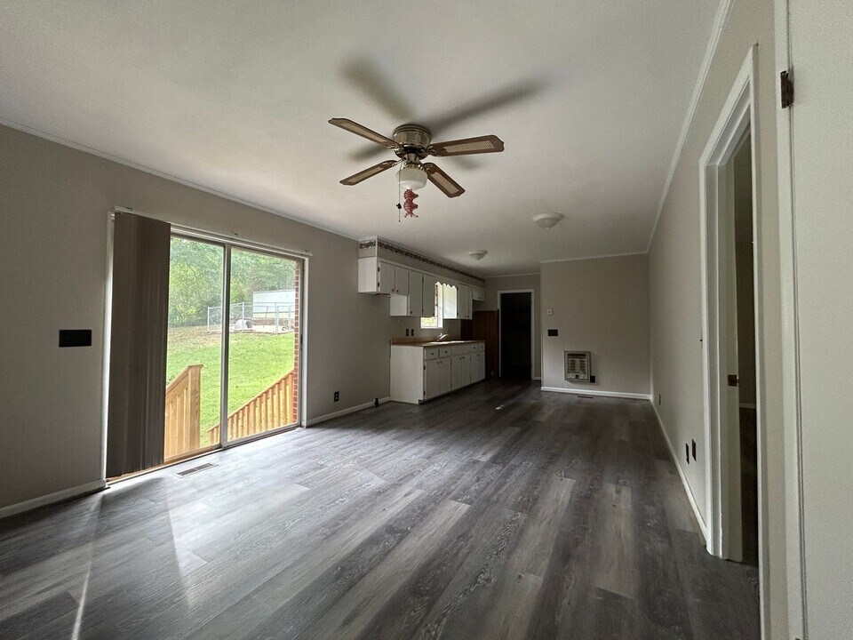 310 W 6th St in Oxford, AL - Building Photo