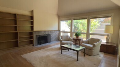 1804 Bellevue Way NE in Bellevue, WA - Building Photo - Building Photo