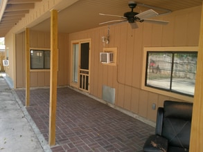 801 4th St in Seguin, TX - Foto de edificio - Building Photo