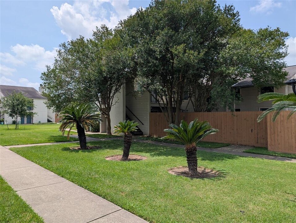 6401 Deihl Rd in Houston, TX - Building Photo