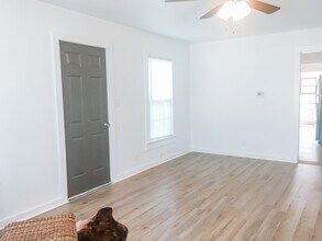 810 W Elgin St in Siloam Springs, AR - Building Photo - Building Photo