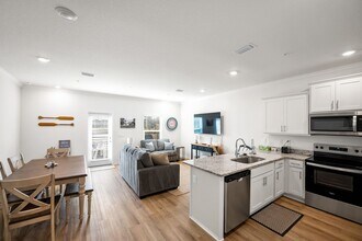 4013 Blue Water Dr in Orange Beach, AL - Building Photo - Building Photo