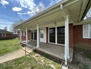 207 N Mulberry St in Cornersville, TN - Building Photo - Building Photo