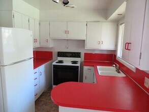 2487 Laralee St in Springfield, OR - Building Photo - Building Photo