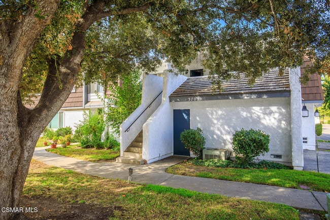 3709 Summershore Ln in Westlake Village, CA - Foto de edificio - Building Photo