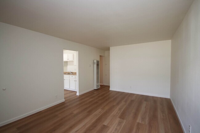 2650 Strathmore Ave in Rosemead, CA - Foto de edificio - Building Photo