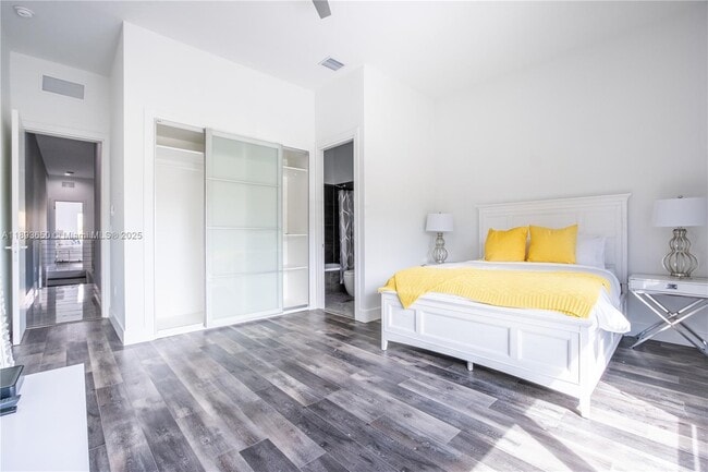 3461 SW 25th St in Miami, FL - Building Photo - Building Photo