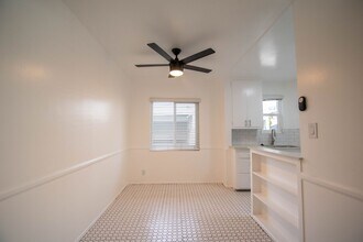 823 Orange Grv Ave, Unit 825-B in Los Angeles, CA - Building Photo - Building Photo