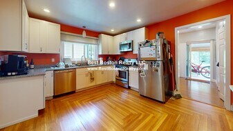 15 Henry St in Medford, MA - Building Photo