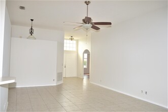 880 NW Waterlily Pl in Jensen Beach, FL - Building Photo - Building Photo