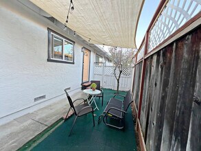 323 Blossom Valley Dr in Los Gatos, CA - Building Photo - Building Photo