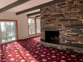 5509 NE 180th St in Lake Forest Park, WA - Building Photo - Building Photo