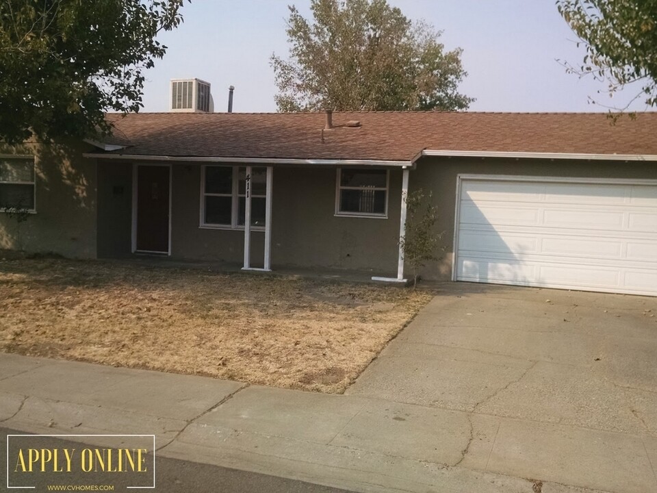 411 E 16th St in Marysville, CA - Building Photo