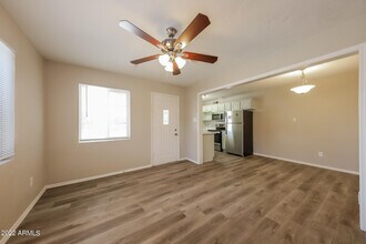 2722 W Tuckey Ln in Phoenix, AZ - Building Photo - Building Photo