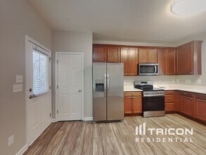 3013 Brumlow Ln in Raleigh, NC - Foto de edificio - Building Photo