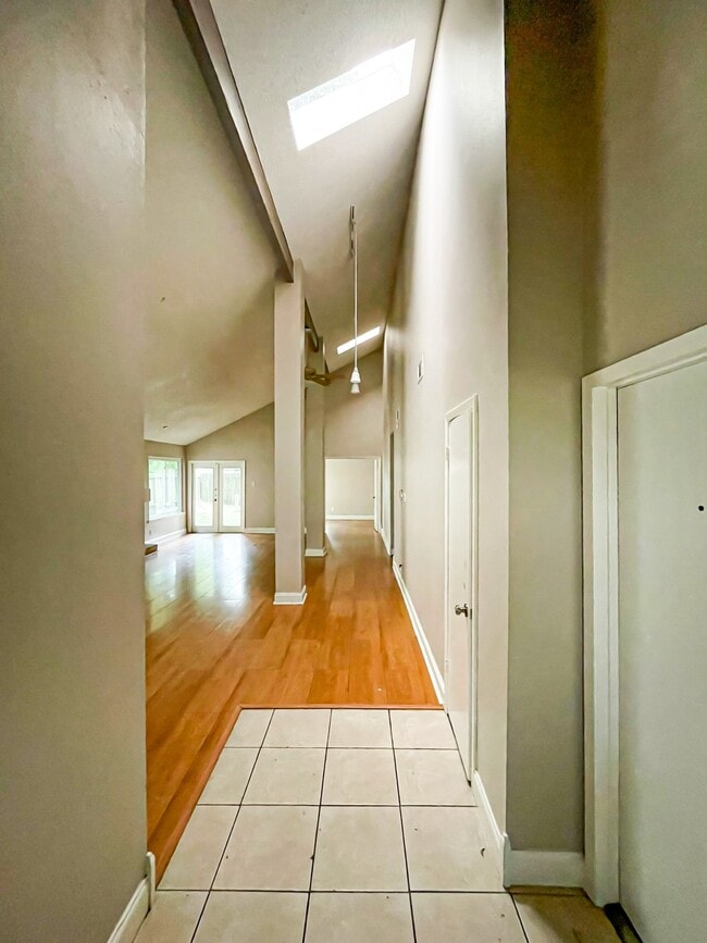 property at 19734 Lake Hollow Ln