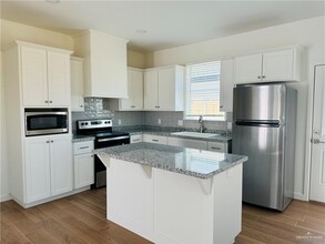 1100 Sugar Gdn Dr in Pharr, TX - Building Photo - Building Photo