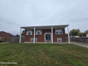 11306 Deering Rd in Louisville, KY - Building Photo - Building Photo