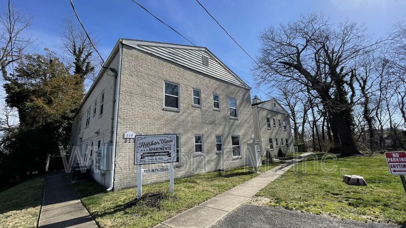 319 2nd Ave in Quantico, VA - Building Photo