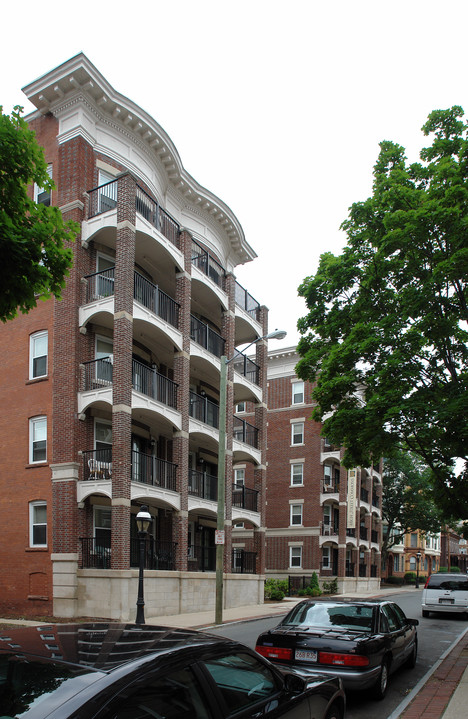 High Street Commons in Springfield, MA - Foto de edificio