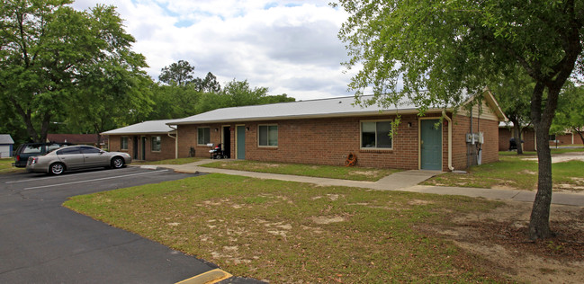 Gibb Oak Ridge Village in Tallahassee, FL - Building Photo - Building Photo