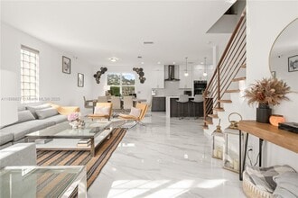 16113 Opal Creek Dr in Weston, FL - Building Photo - Building Photo