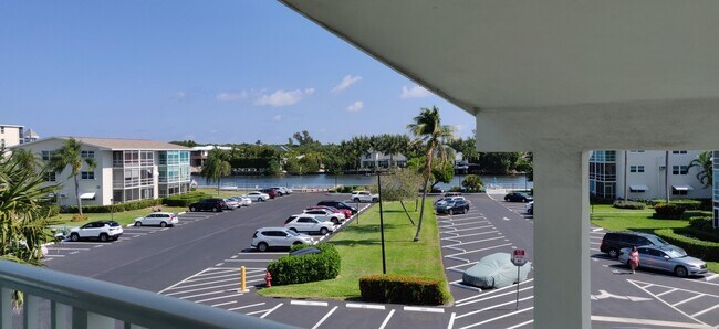 210 Horizon St E photo'